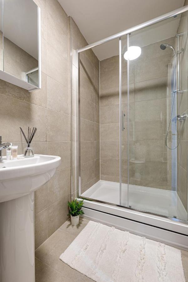 Top Floor Apartment With Private Balcony In Stockport Centre By Hass Haus Esterno foto