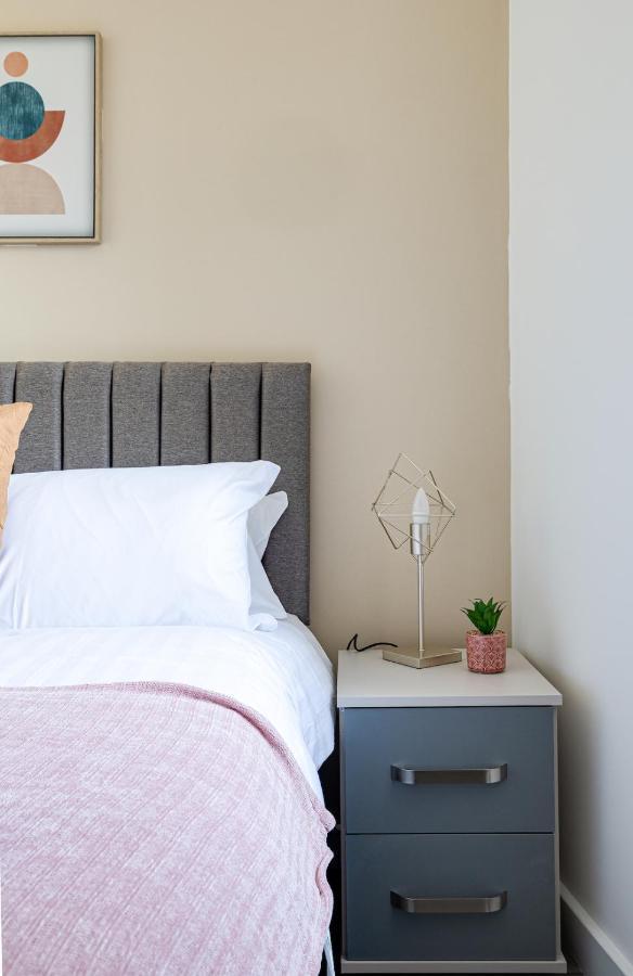 Top Floor Apartment With Private Balcony In Stockport Centre By Hass Haus Esterno foto
