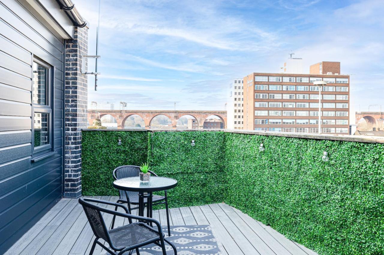 Top Floor Apartment With Private Balcony In Stockport Centre By Hass Haus Esterno foto
