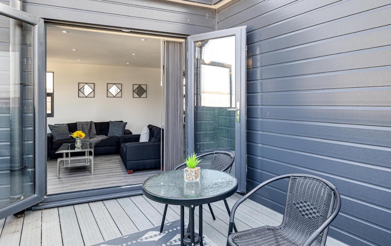 Top Floor Apartment With Private Balcony In Stockport Centre By Hass Haus Esterno foto